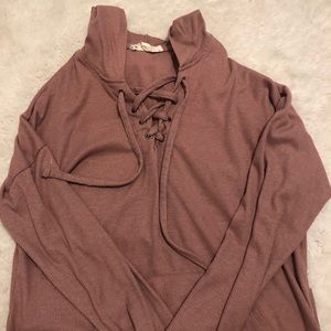 Long sleve tee with hood